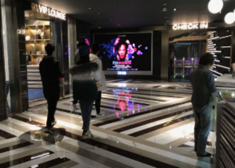上海城区闵行区南方百联（友谊商城）影院入口室内LED大屏.jpg