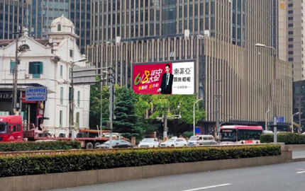 上海中金国际广场百脑汇北侧墙面灯箱大牌