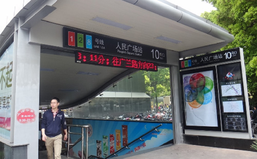 上海地铁口广告，出入口地铁灯箱，超高性价比